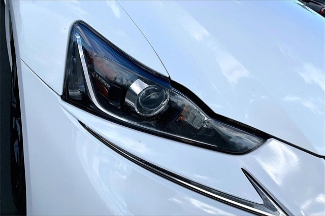 Used 2020 Lexus IS 300 F Sport image 31