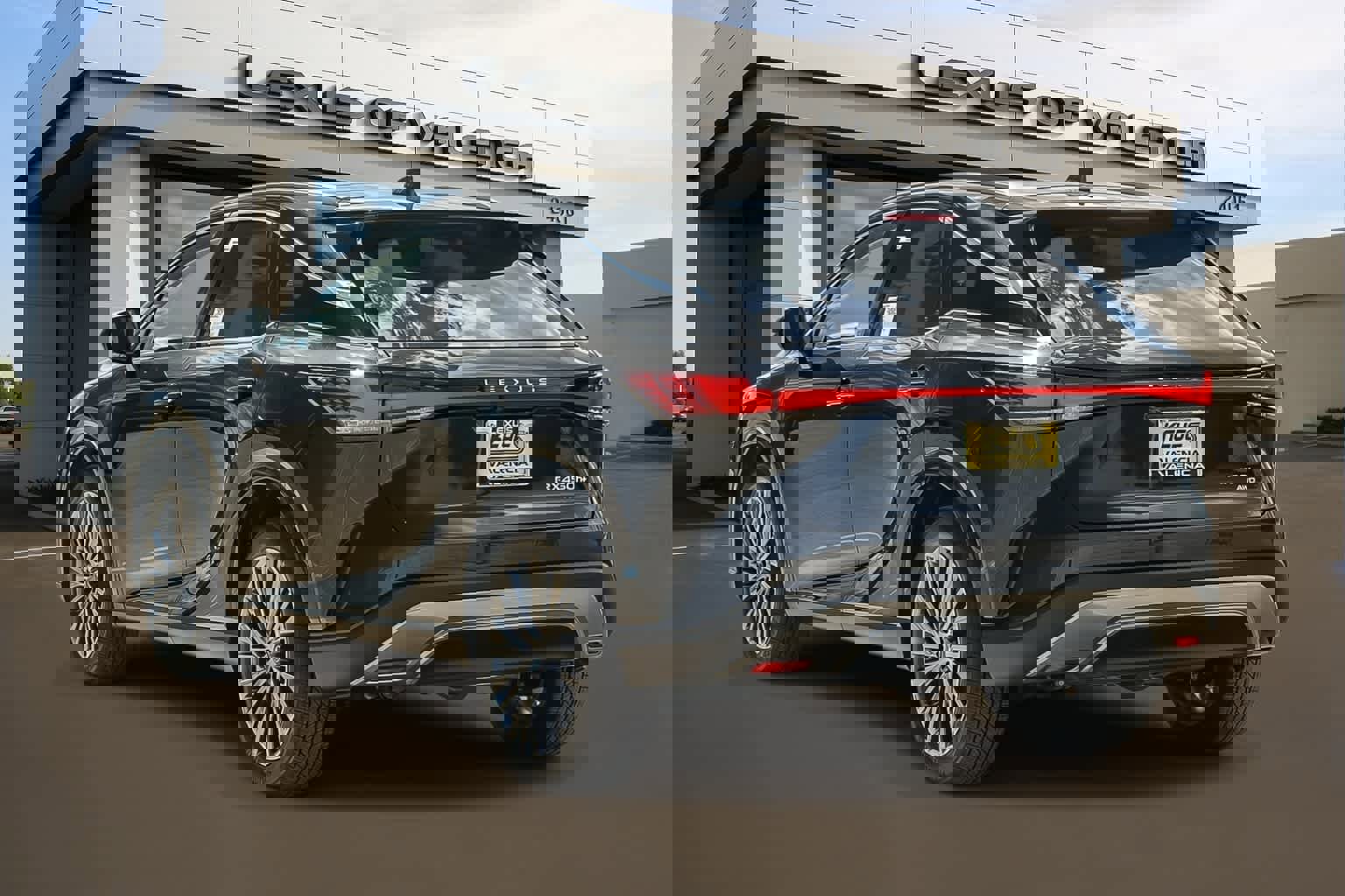 New 2026 Lexus RX 450h Luxury AWD/4WD image 4