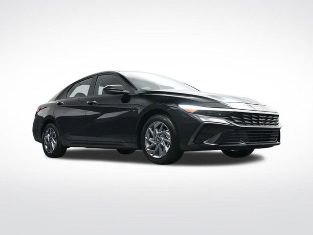 Used 2024 Hyundai Elantra SEL image 30