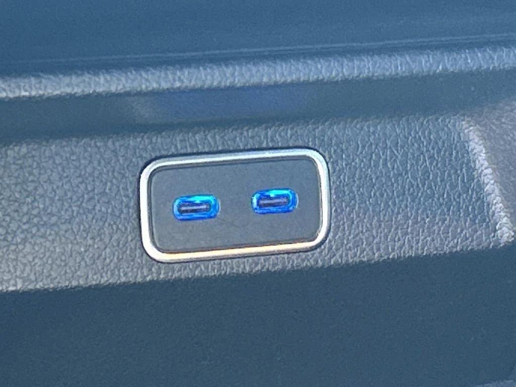 Used 2024 Mercedes-Benz GLE 450e 4MATIC image 23