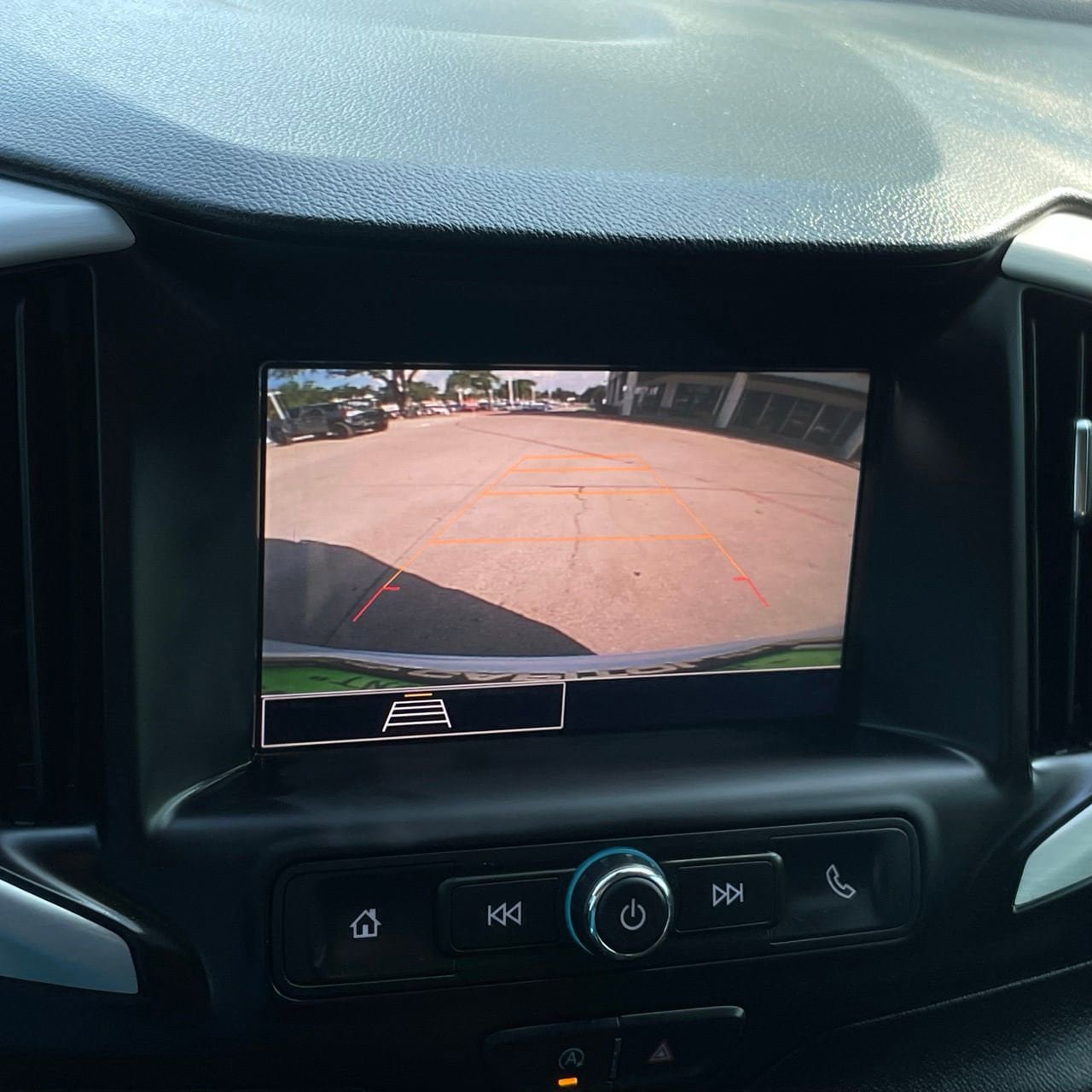 Used 2024 GMC Terrain SLE w/ Driver Convenience Package FWD image 18