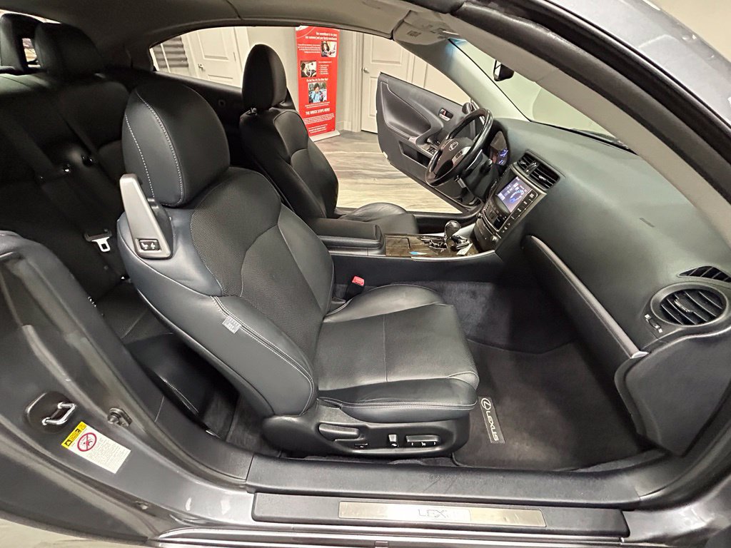 Used 2014 Lexus IS 250C w/ Luxury Package RWD image 41
