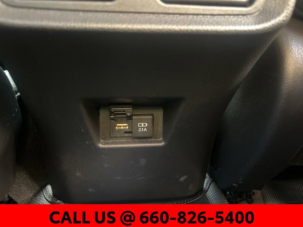 Used 2022 Toyota Venza Limited image 12