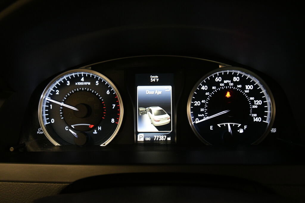 Used 2017 Toyota Camry LE image 14