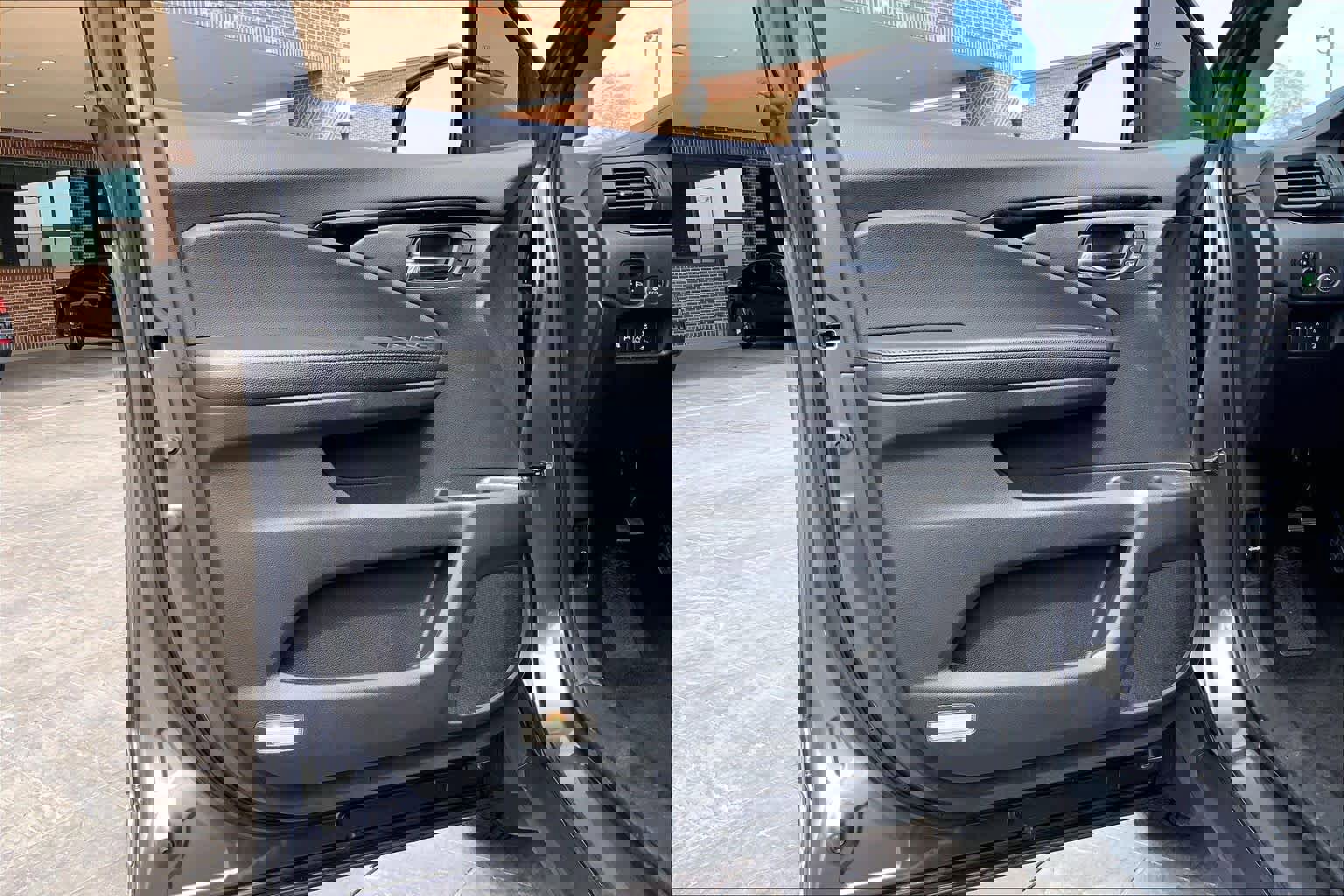 Used 2017 Honda Pilot Touring image 21