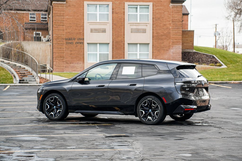 Used 2023 BMW iX xDrive50 w/ Sport Package image 7