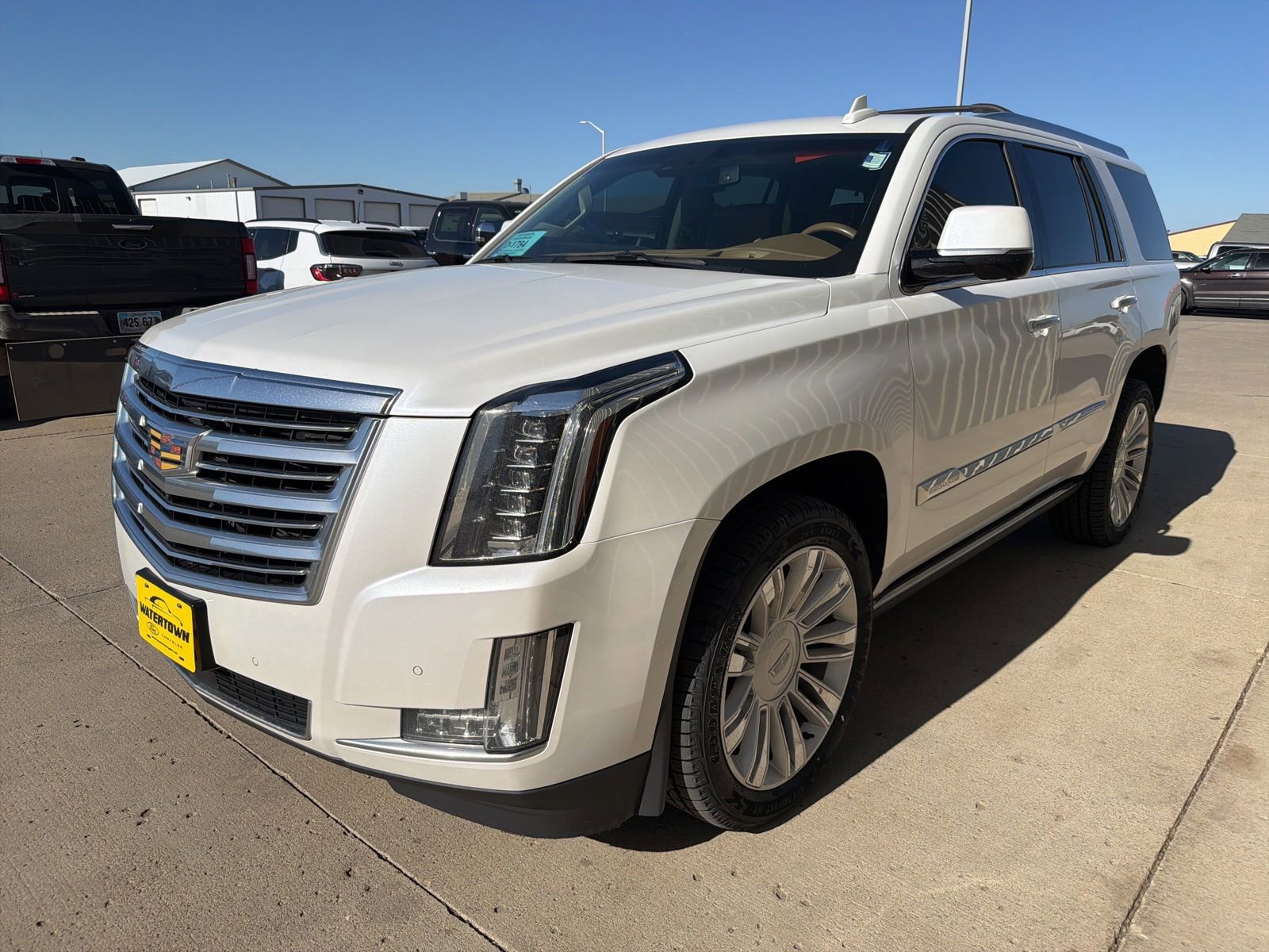 Used 2016 Cadillac Escalade Platinum AWD/4WD image 4