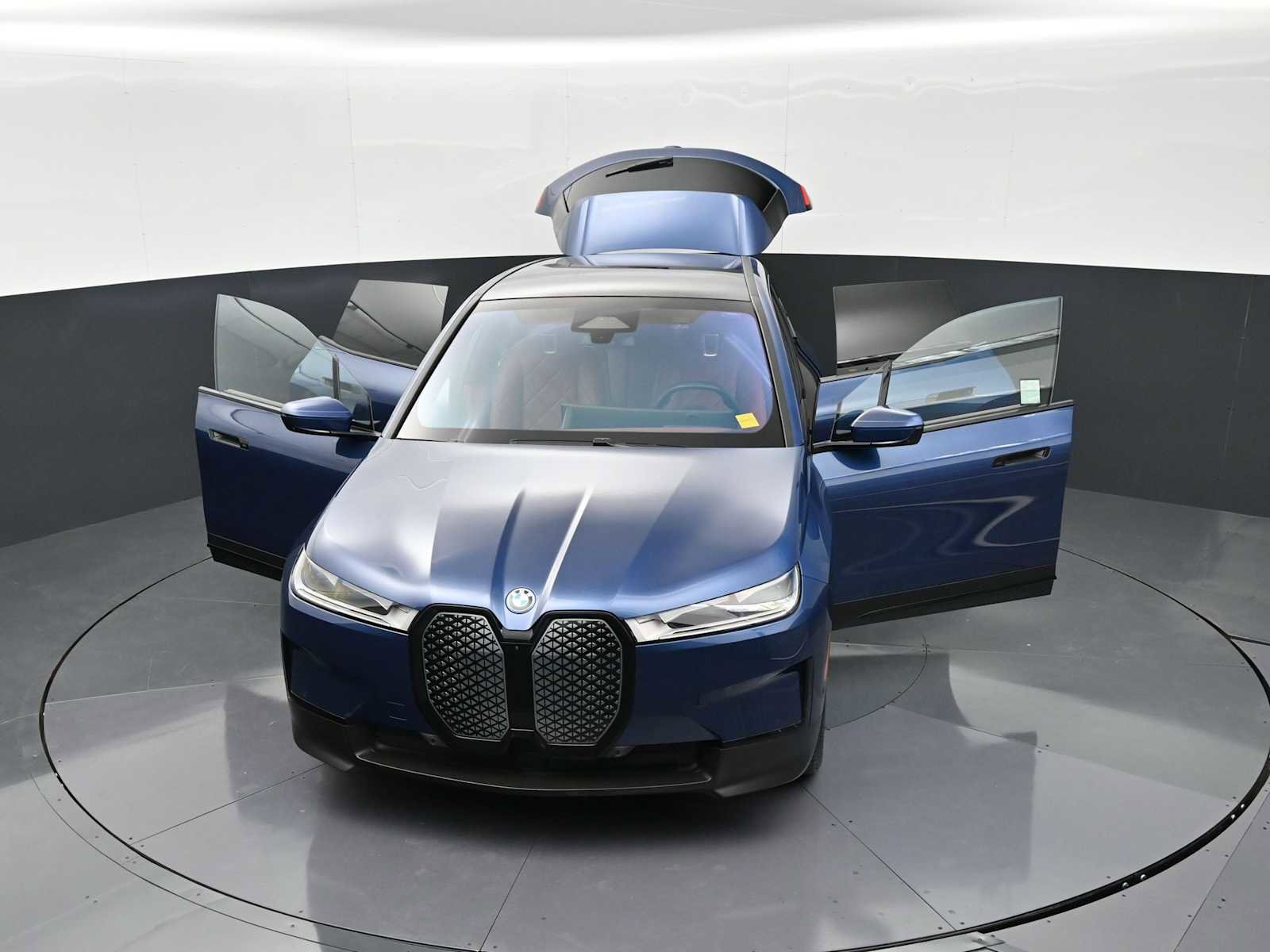 Certified 2023 BMW iX xDrive50 w/ Premium Package AWD/4WD image 33