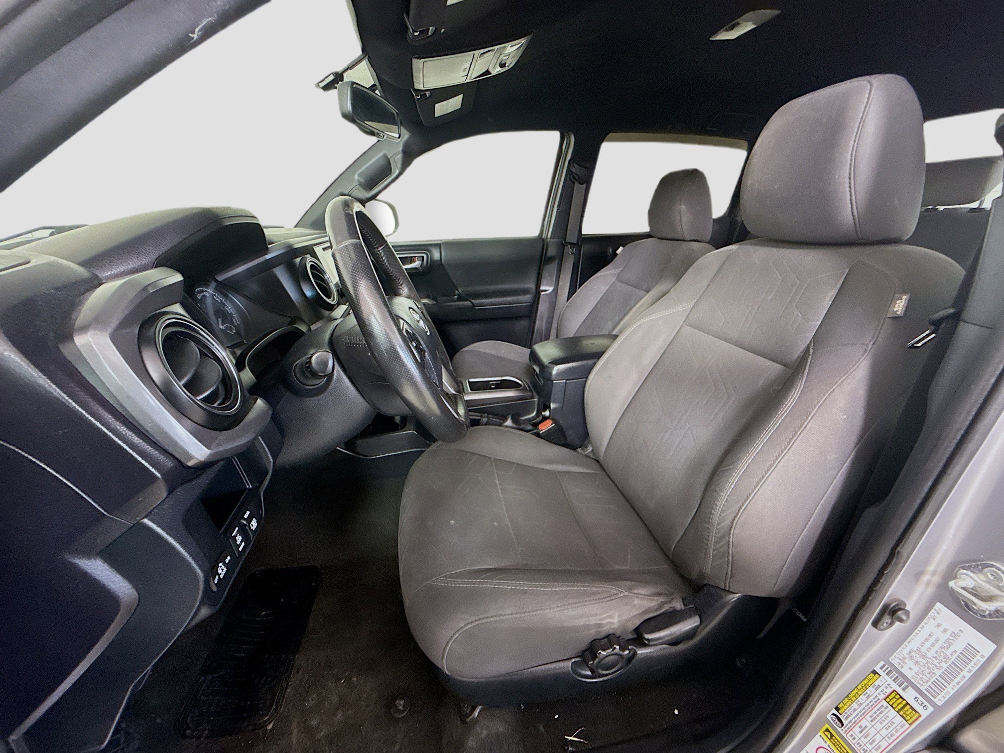 Used 2017 Toyota Tacoma SR image 22