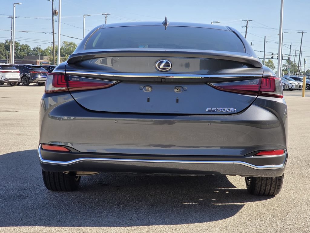 Certified 2022 Lexus ES 300h Ultra Luxury w/ Accessory Package 2 FWD image 10