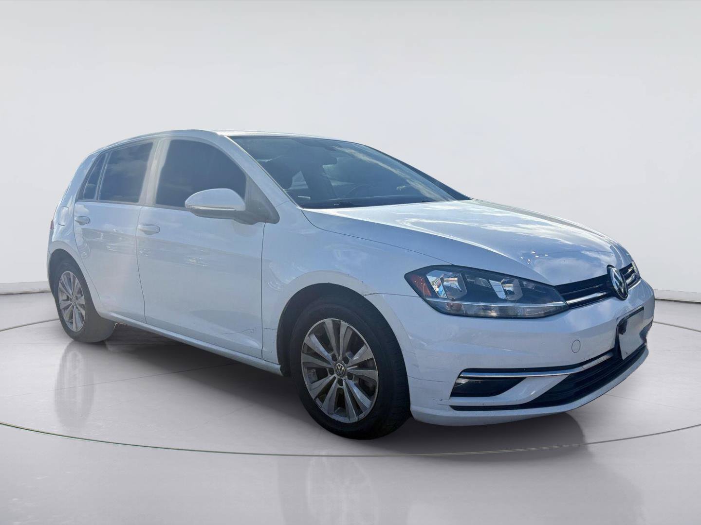 Used 2018 Volkswagen Golf SE FWD image 1