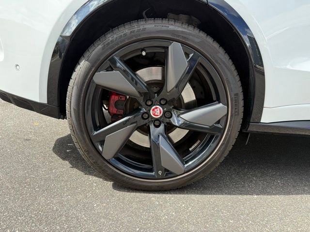 Certified 2022 Jaguar F-PACE SVR image 13