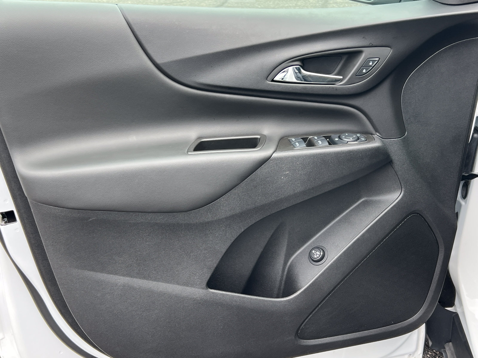Used 2024 Chevrolet Equinox LT FWD image 13