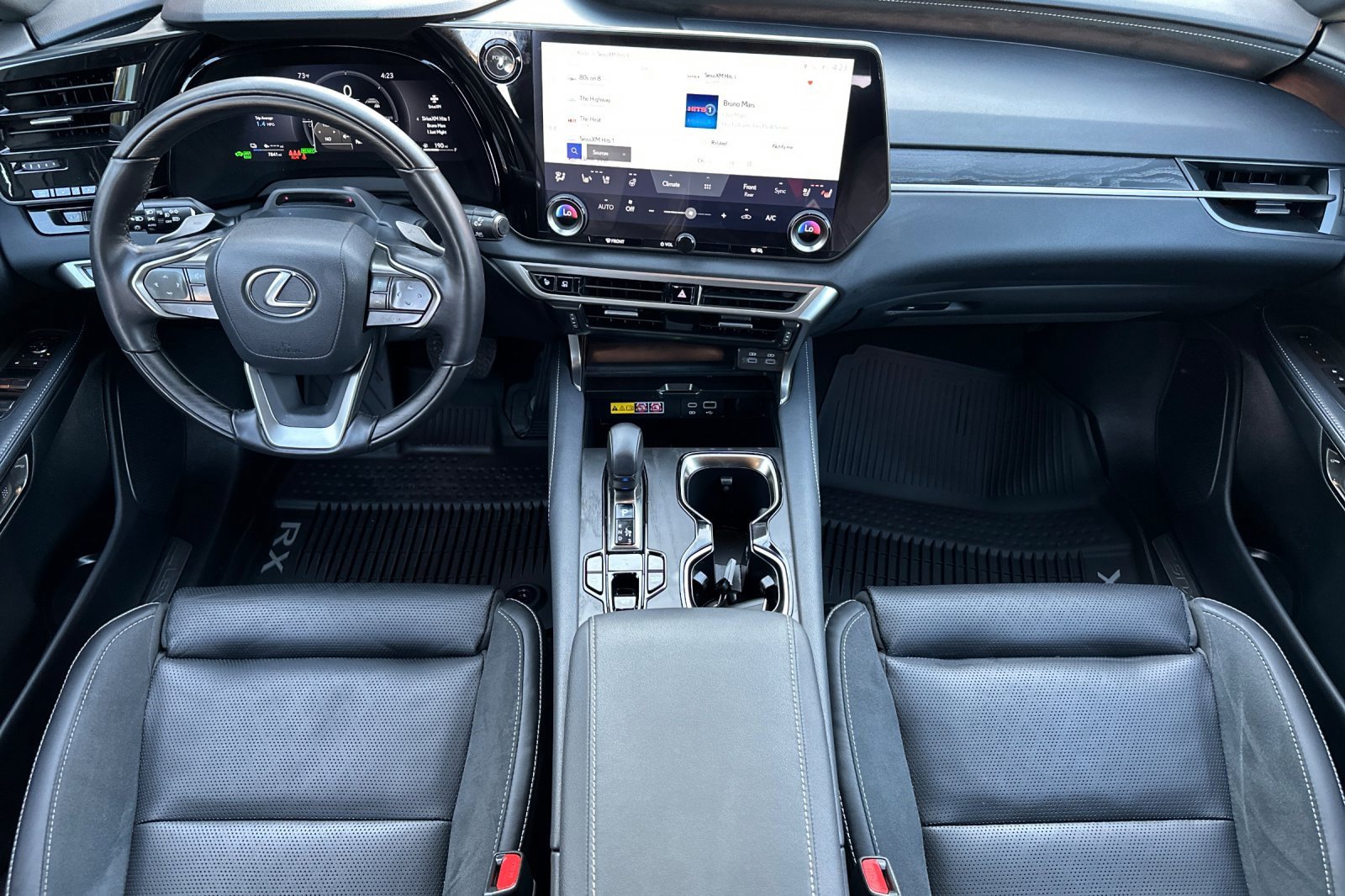 Used 2025 Lexus RX 450h AWD w/ Luxury Package image 4