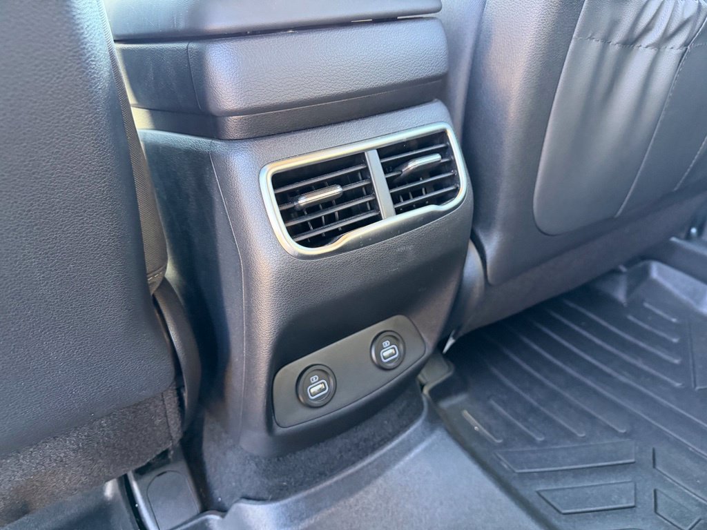 Used 2022 Hyundai Santa Fe SEL w/ Cargo Package AWD/4WD image 16
