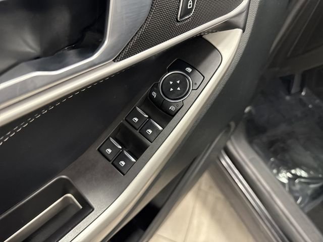 Used 2023 Ford Explorer XLT image 29