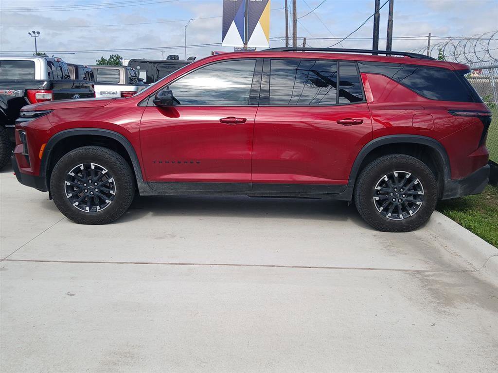 Used 2025 Chevrolet Traverse Z71 w/ Driver Confidence Package AWD/4WD image 7