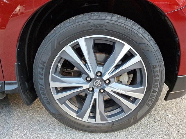 Used 2019 Nissan Pathfinder Platinum w/ Cargo Package image 10