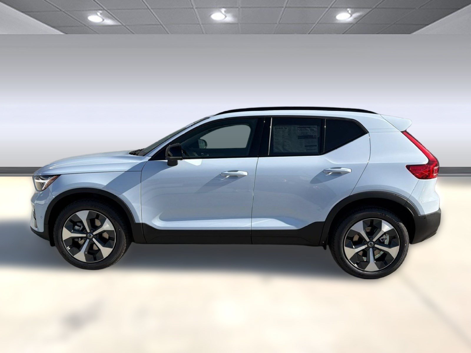 New 2026 Volvo XC40 B5 Plus w/ Protection Package Premier AWD/4WD image 2