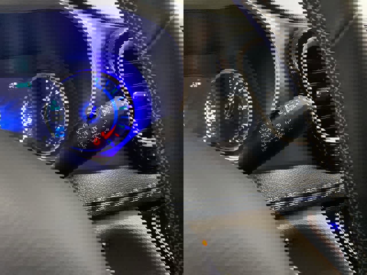 Used 2024 Chrysler Pacifica Select image 23