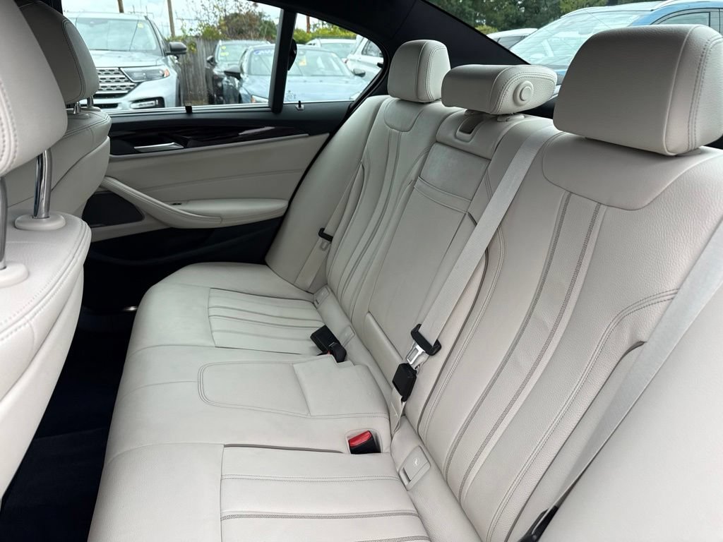 Used 2023 BMW 540i xDrive w/ Premium Package AWD/4WD image 21
