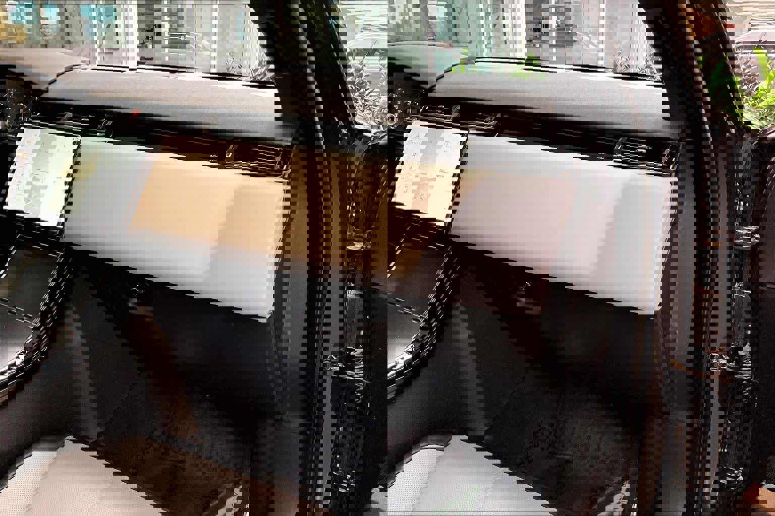 Used 2024 Land Rover Range Rover Velar Dynamic SE image 19