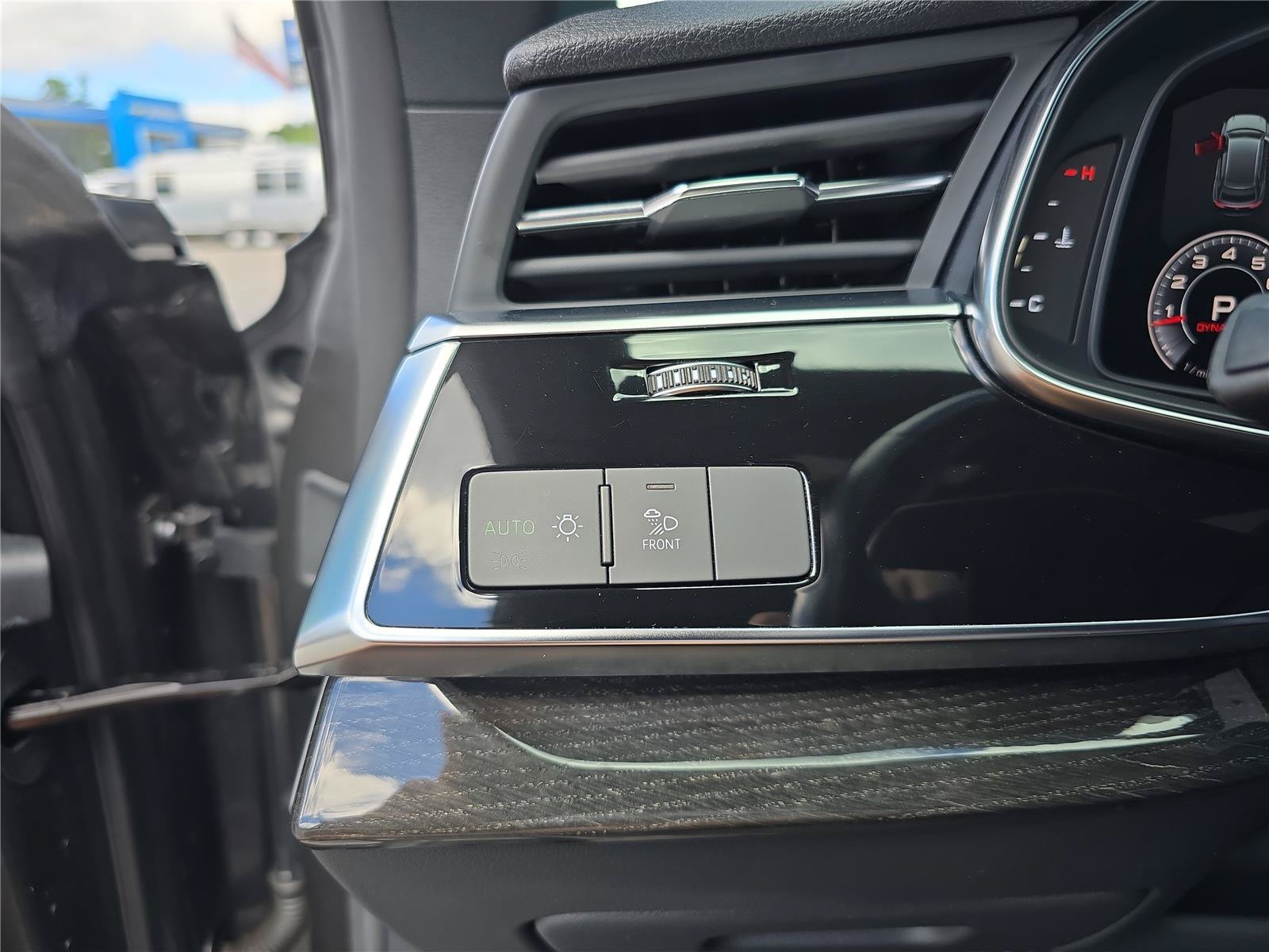 Used 2019 Audi Q8 Premium Plus AWD/4WD image 34