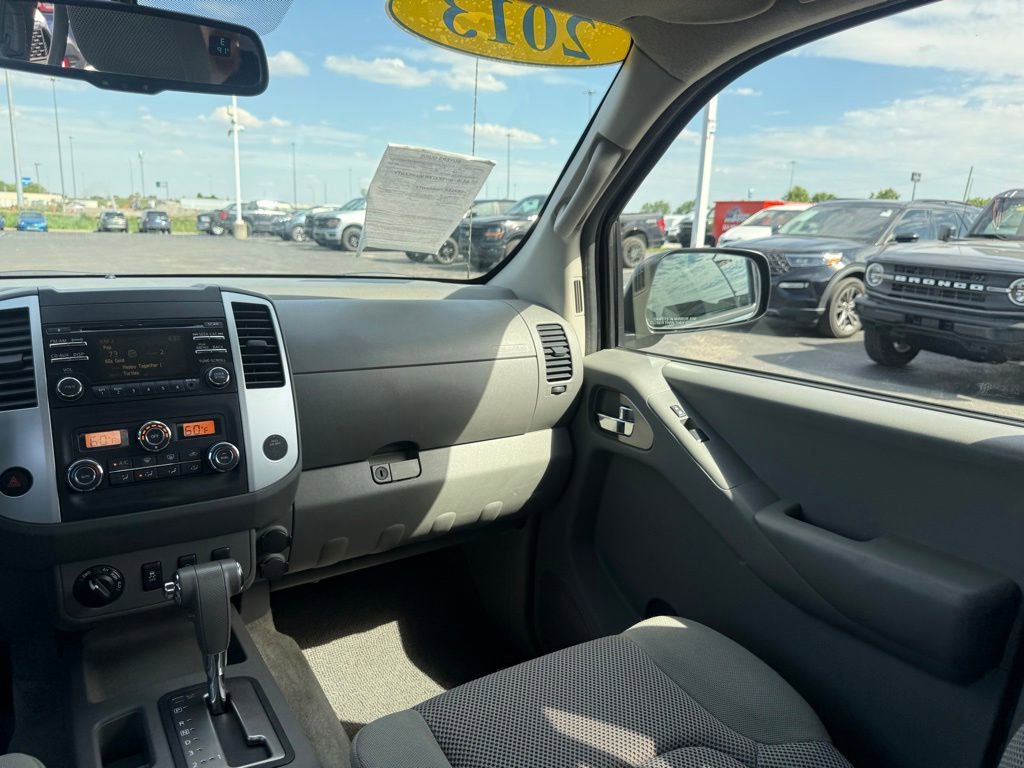 Used 2013 Nissan Frontier SV w/ SV Value Truck Pkg AWD/4WD image 34