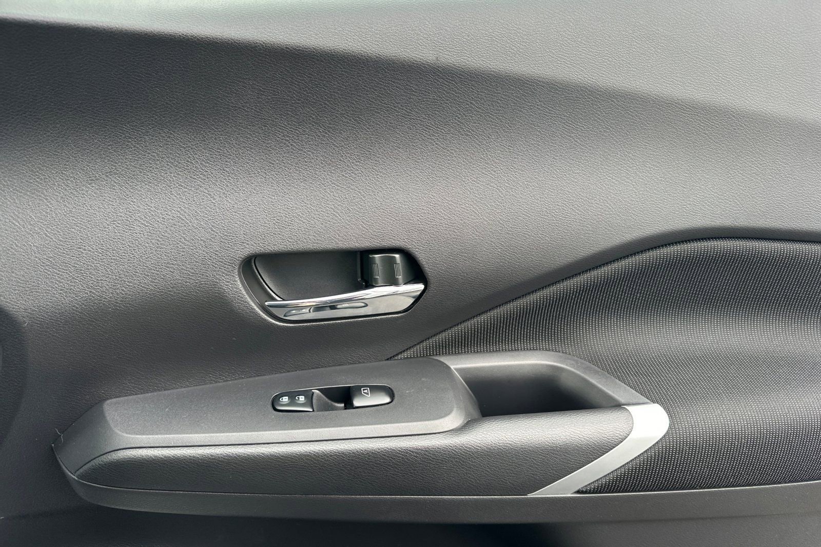 Used 2024 Nissan Kicks SV image 19