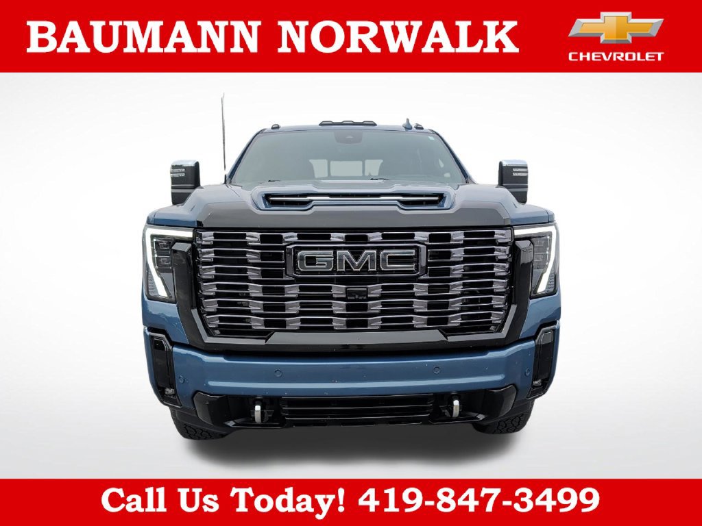Used 2025 GMC Sierra 2500 Denali Ultimate AWD/4WD image 2