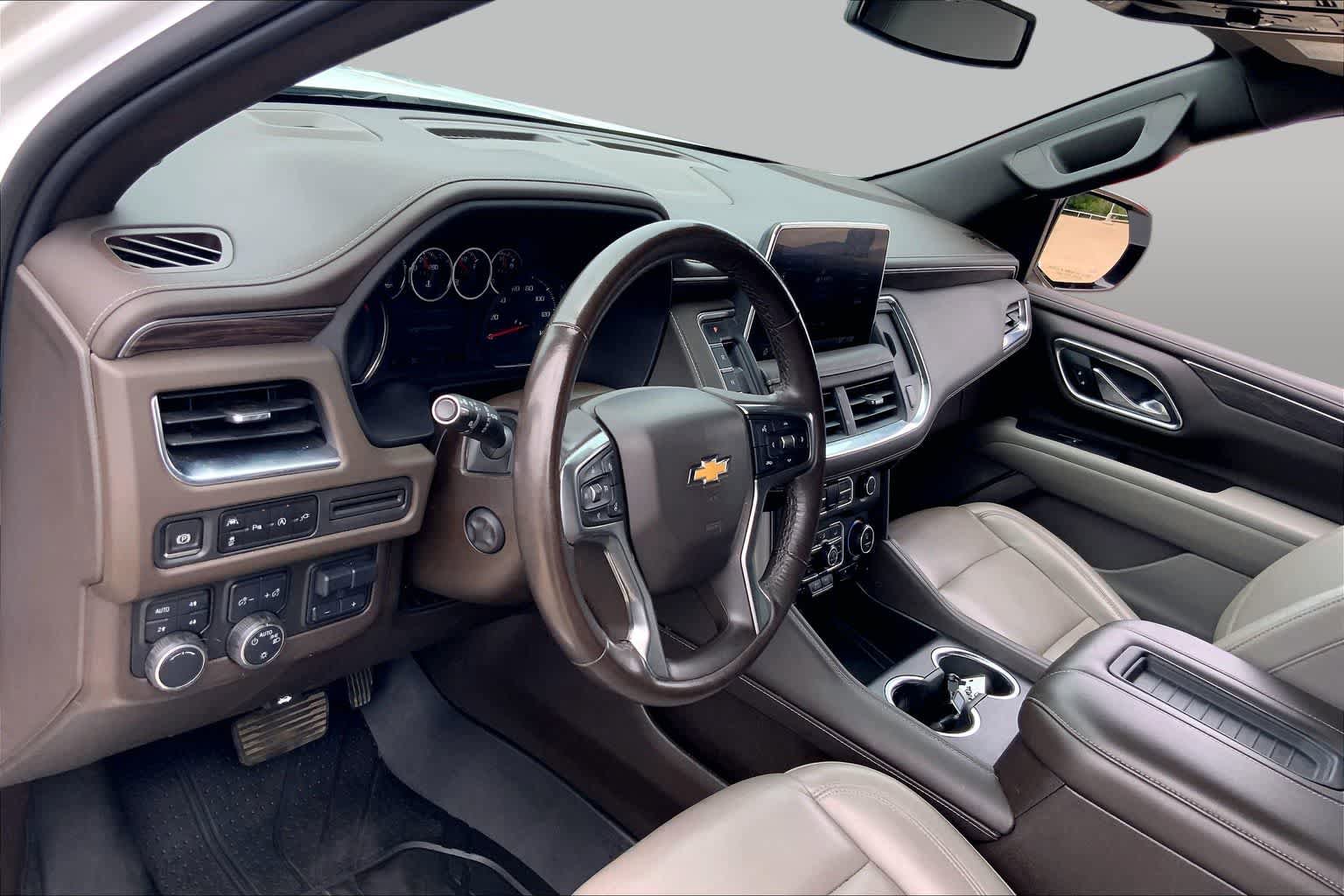 Used 2021 Chevrolet Tahoe LT w/ LT Signature Package AWD/4WD image 17