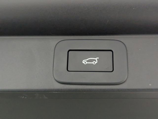 Used 2023 Land Rover Range Rover SE image 27