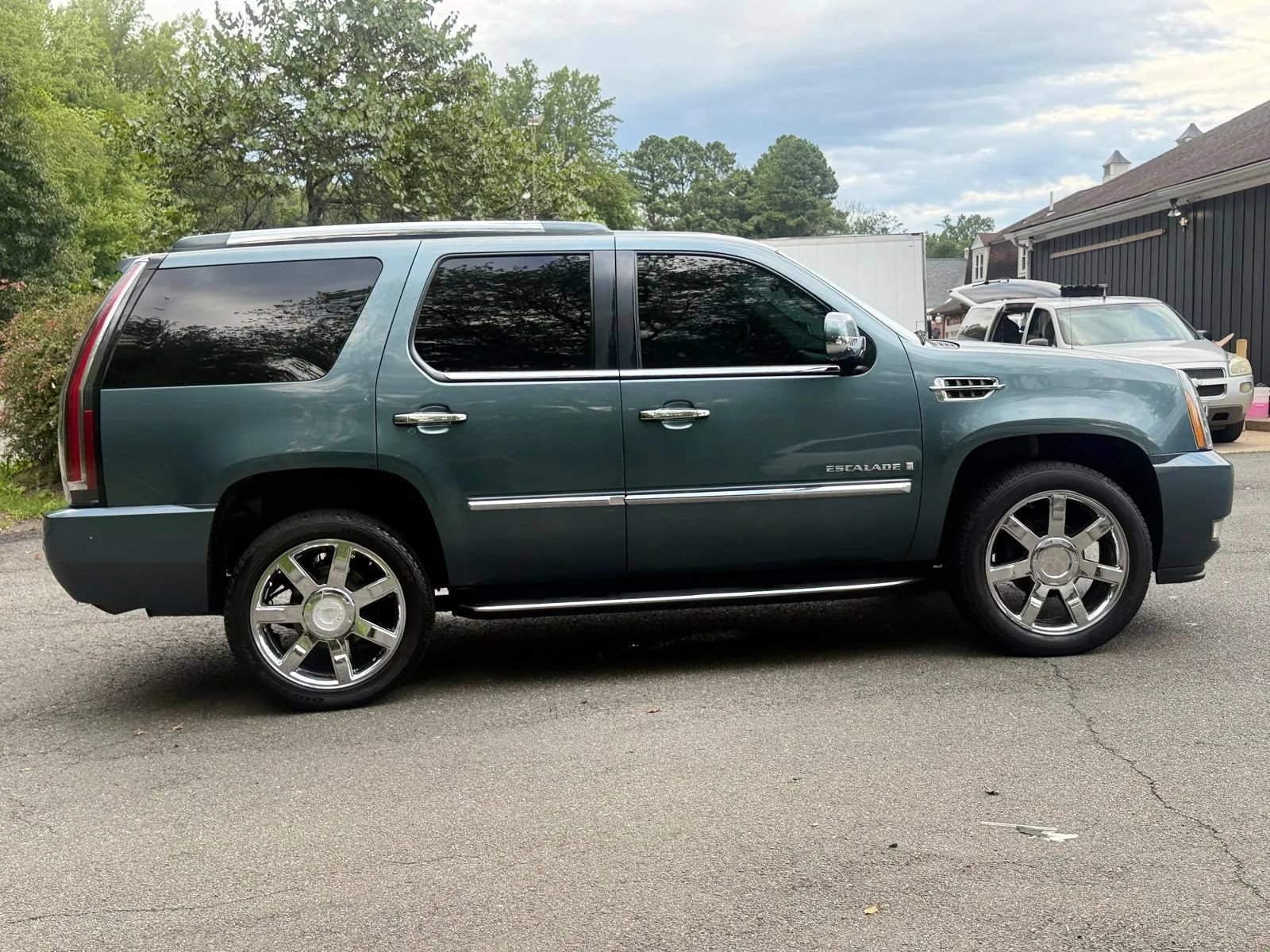 Used 2008 Cadillac Escalade AWD image 8