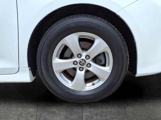 Used 2020 Toyota Sienna L FWD image 9