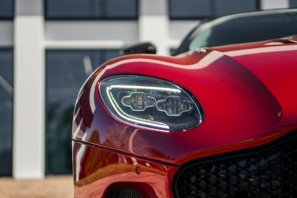 Used 2019 Aston Martin DBS Superleggera image 9