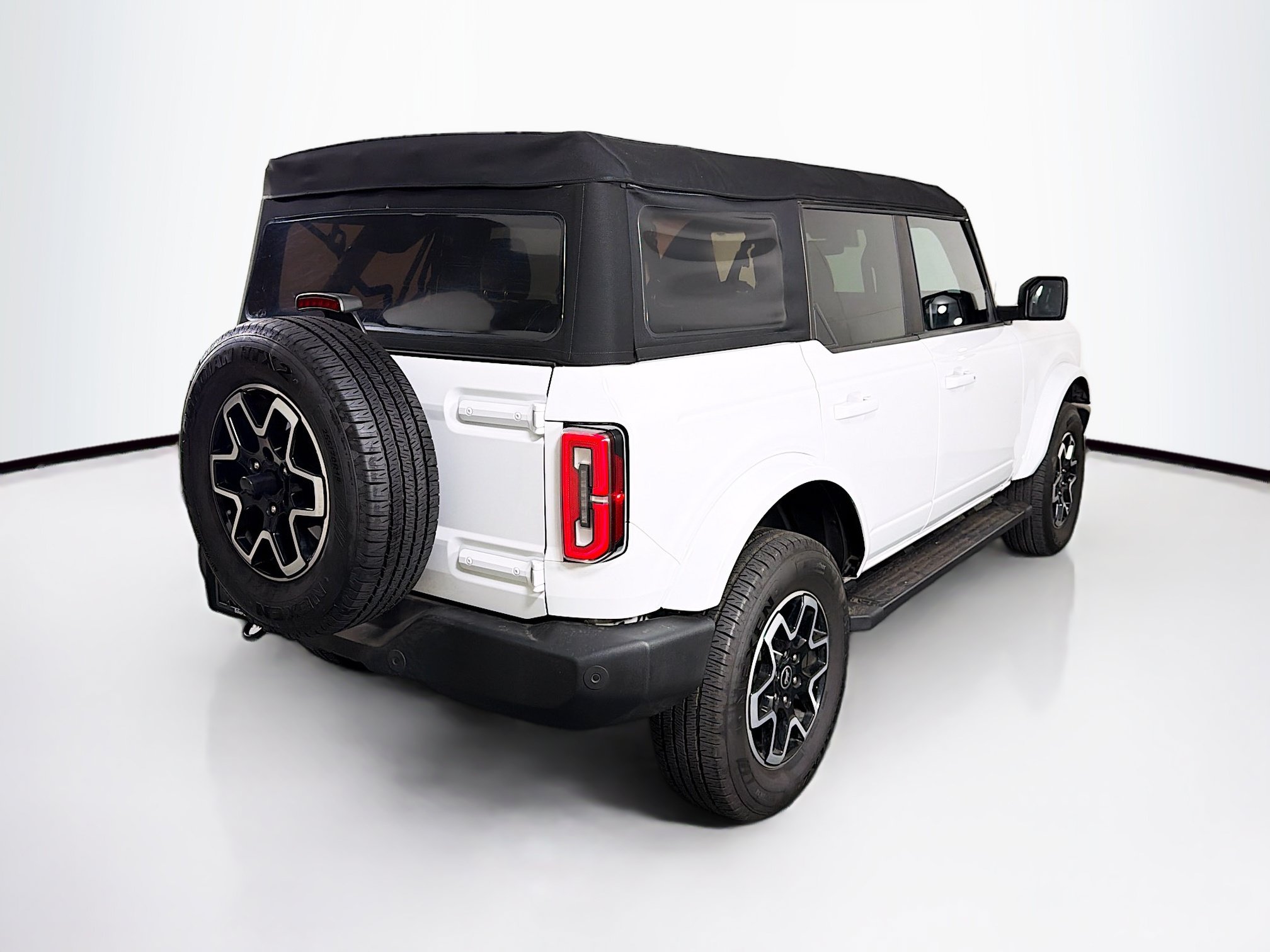 Used 2024 Ford Bronco Outer Banks AWD/4WD image 9