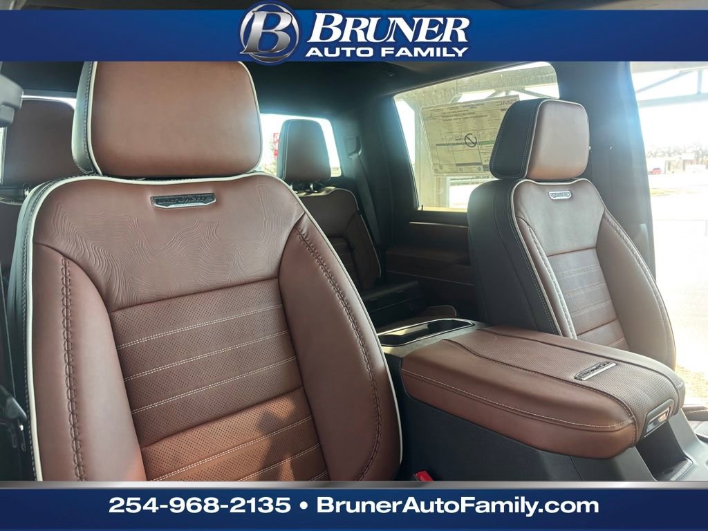 New 2026 GMC Sierra 2500 Denali Ultimate w/ LPO, Black Badging Package image 23