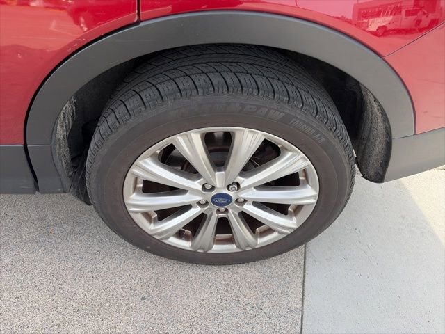 Used 2017 Ford Escape Titanium image 4