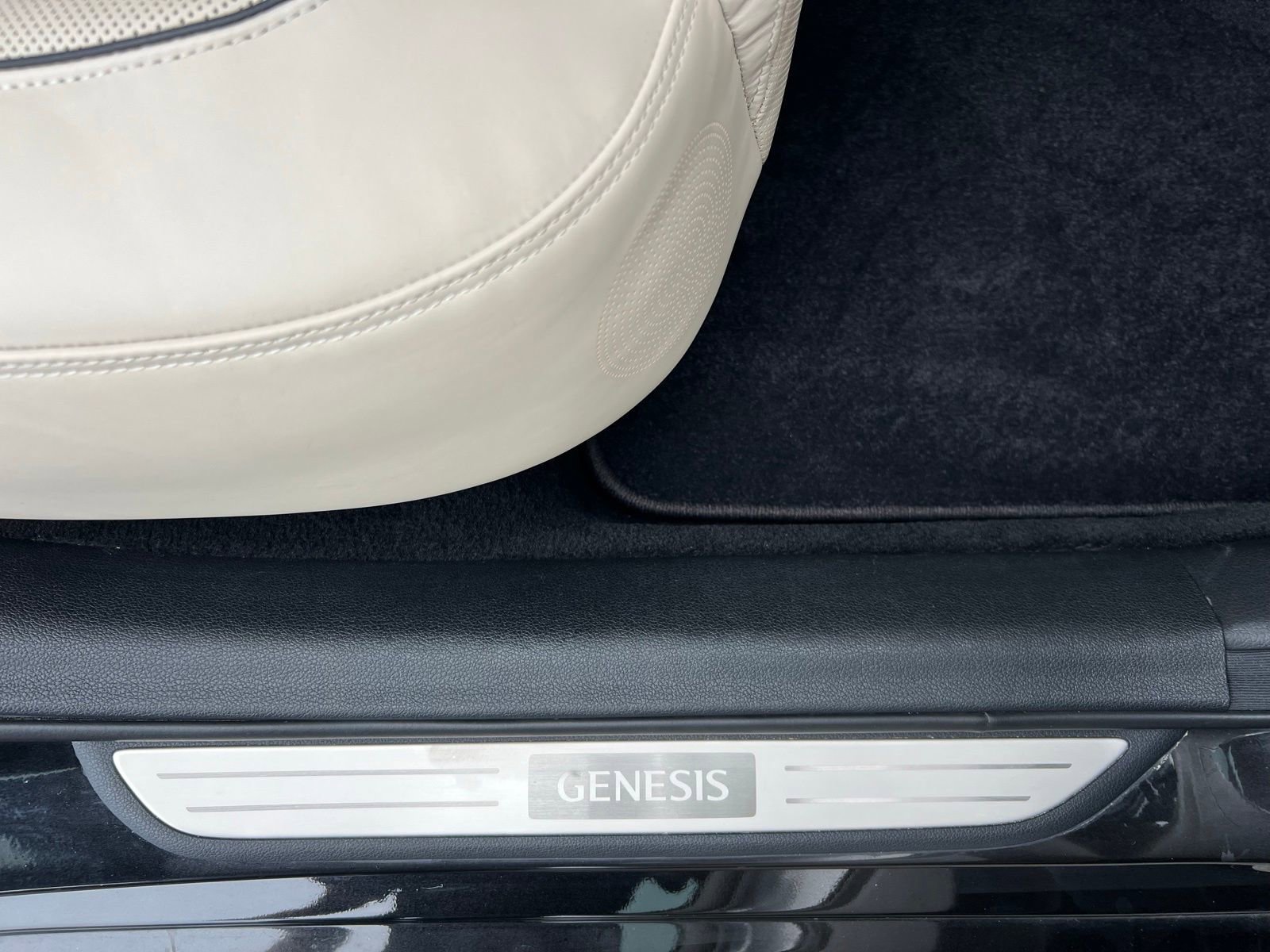 Used 2019 Genesis G90 5.0 Ultimate image 56