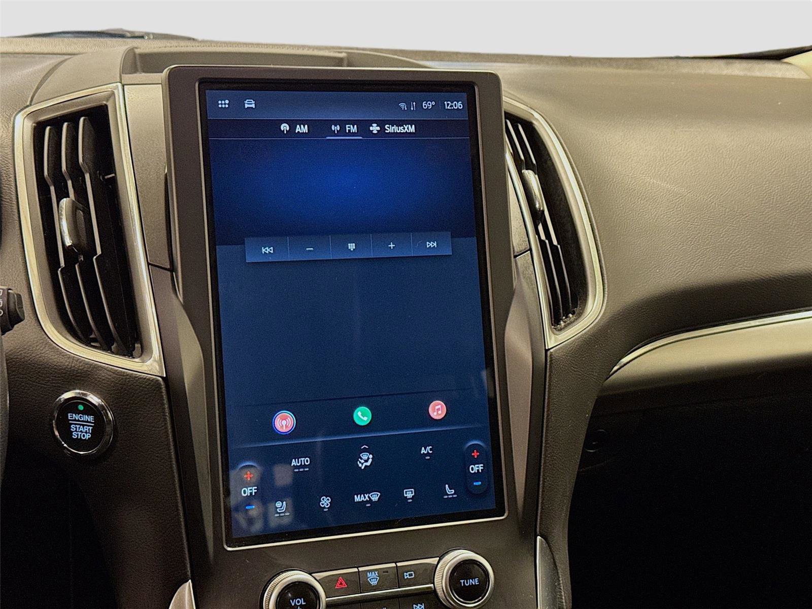 Used 2024 Ford Edge Titanium image 14