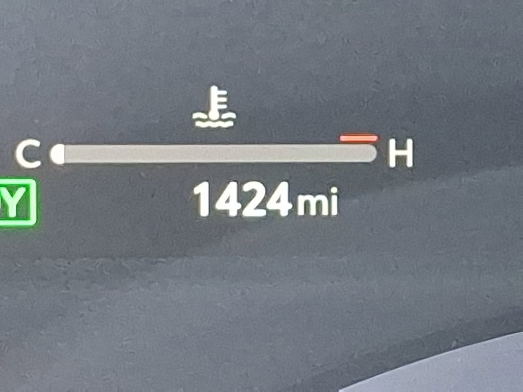 Used 2026 Toyota Sienna XSE image 8