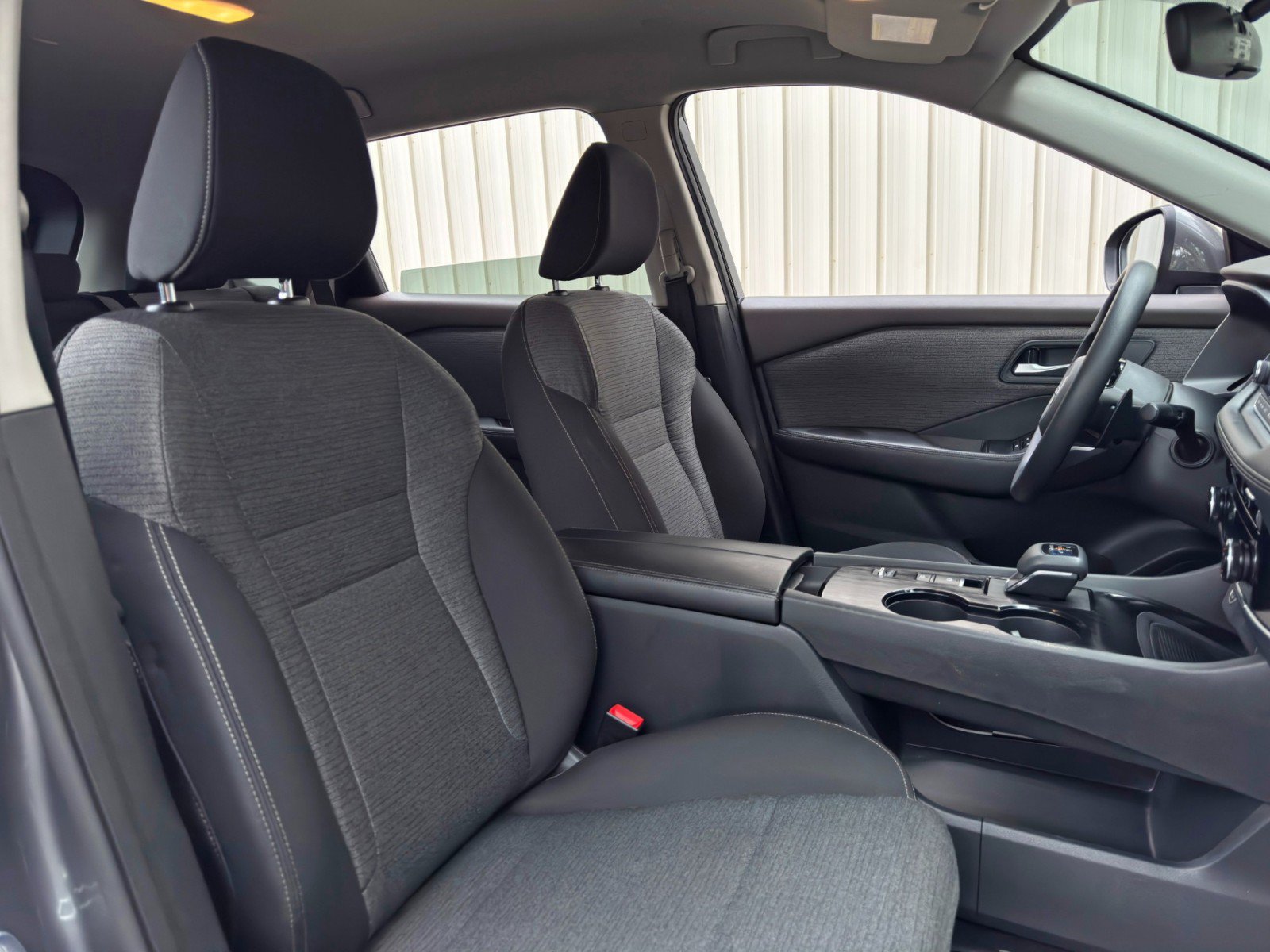 Used 2022 Nissan Rogue SV FWD image 32