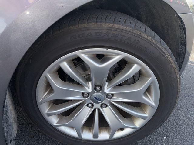 Used 2014 Ford Taurus Limited w/ Equipment Group 301A image 27