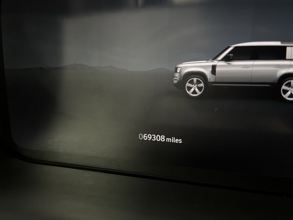 Used 2023 Land Rover Defender 110 X-Dynamic SE image 11