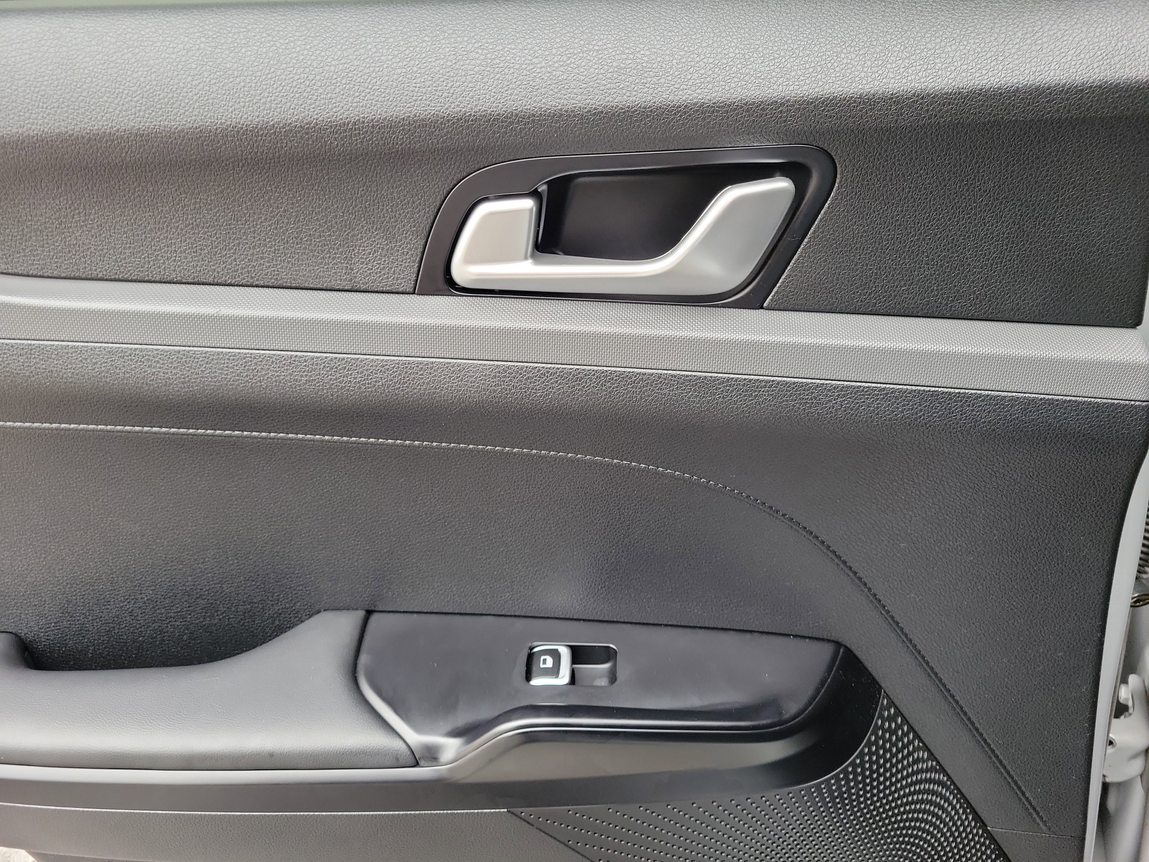 Used 2023 Kia K5 GT-Line image 12