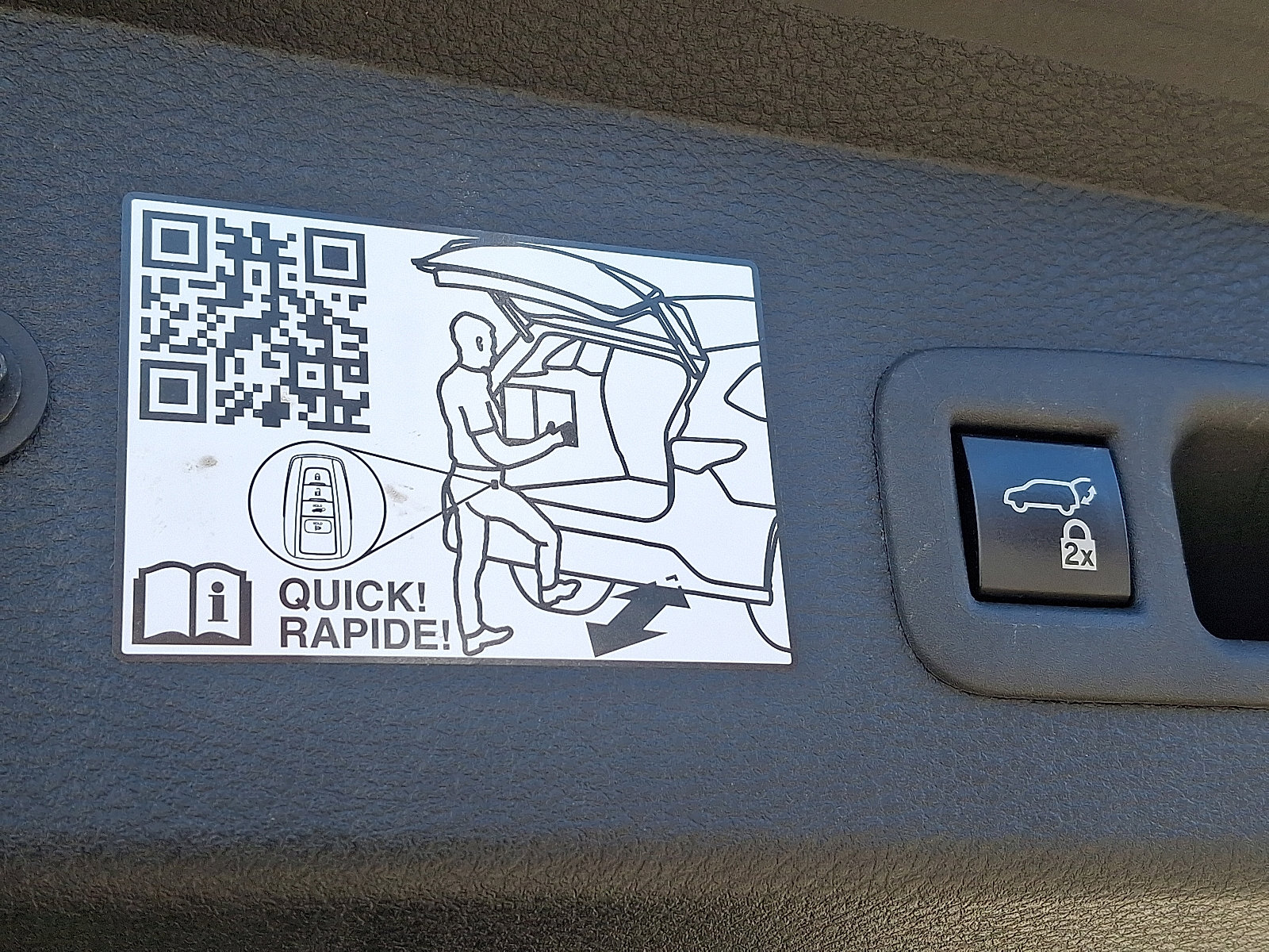 Used 2023 Toyota Sienna XLE image 29