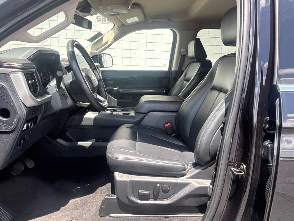 Used 2024 Ford Expedition Max XLT RWD image 4
