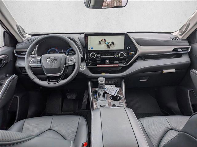 New 2026 Toyota Highlander Limited image 14