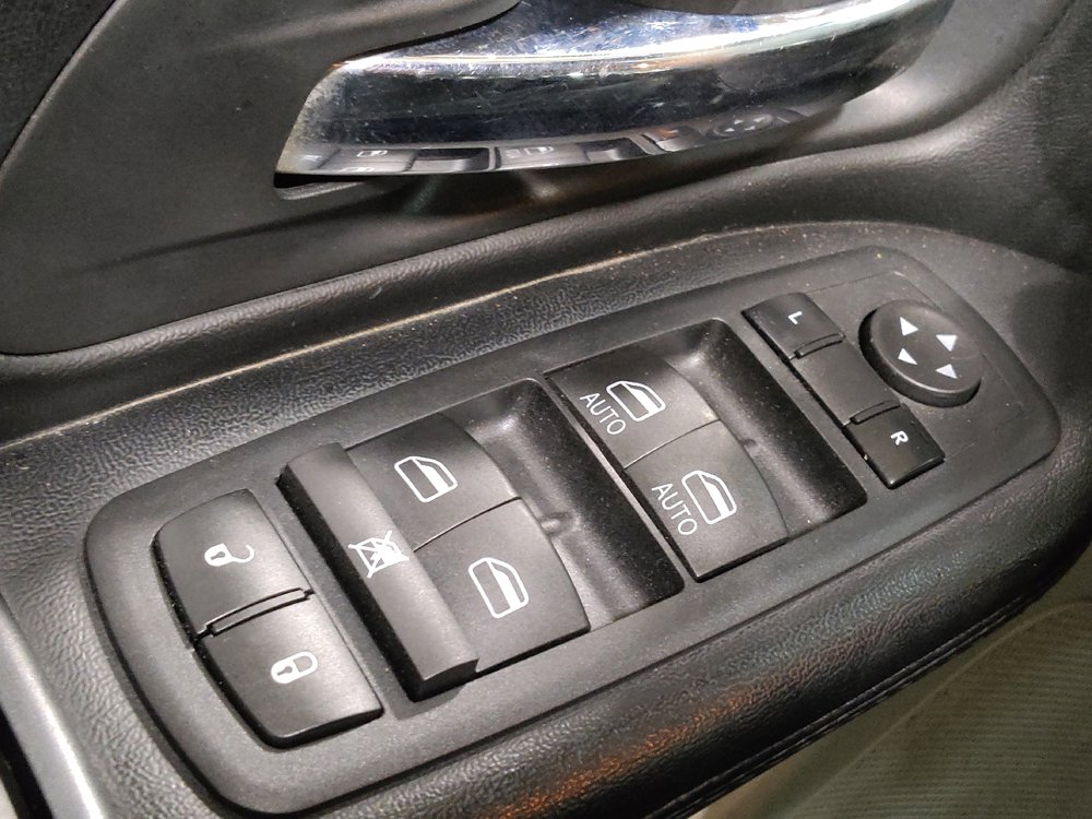 Used 2018 Dodge Grand Caravan SE w/ UConnect Hands-Free Group FWD image 27