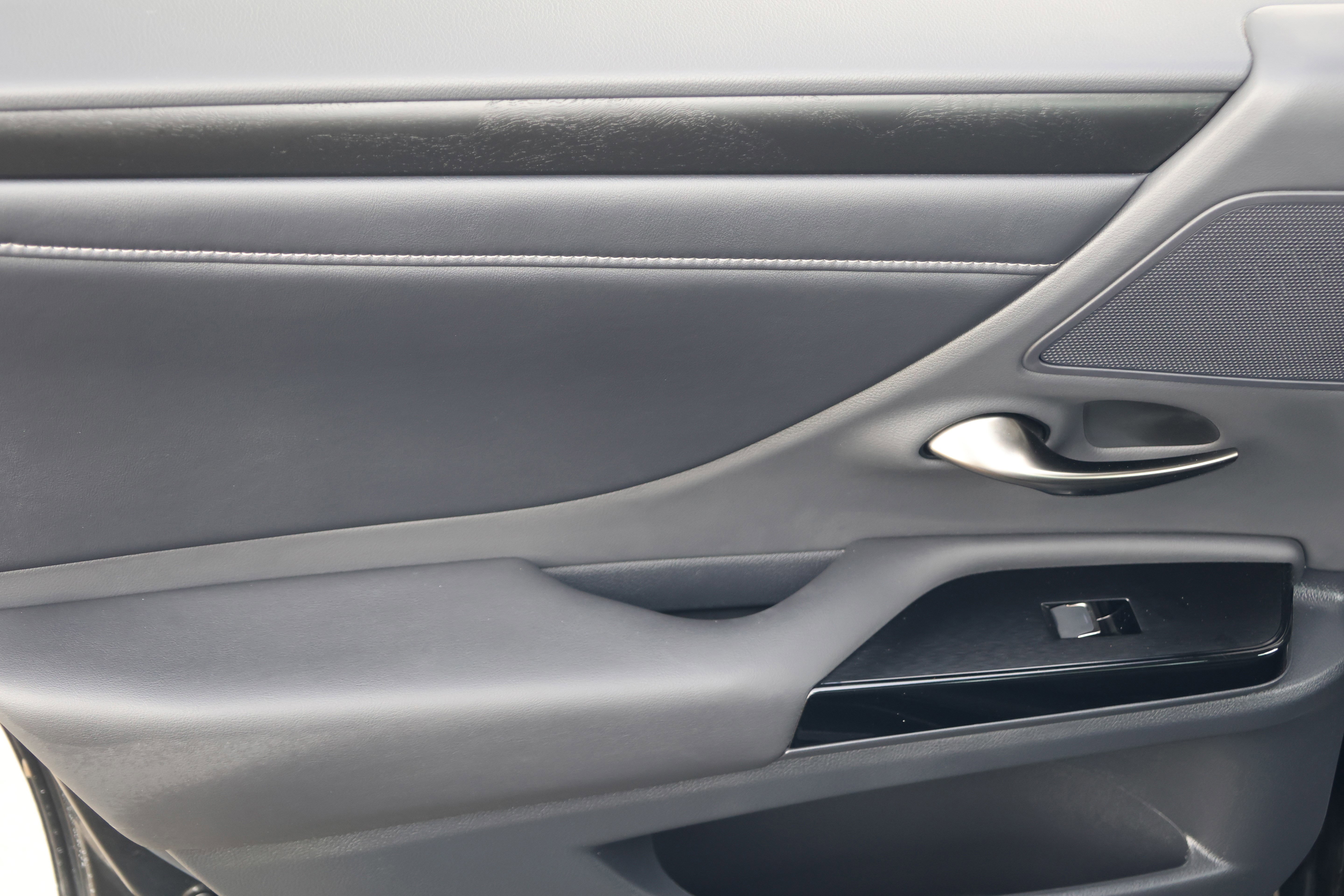 Certified 2023 Lexus ES 350 w/ Premium Package image 33